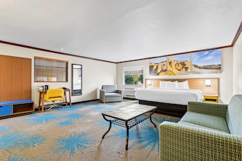 Studio Suite, 1 King Bed, Non Smoking