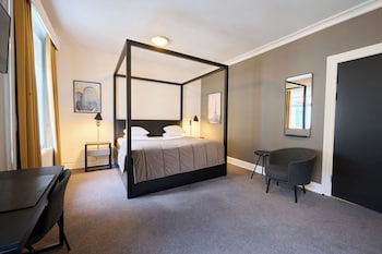 Deluxe Room, 1 King Bed, Non Smoking