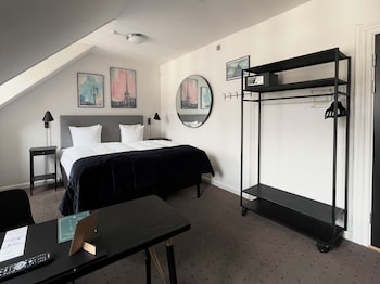 Deluxe Room, 1 King Bed, Non Smoking