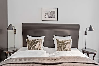 Superior Room, 1 King Bed, Non Smoking (with Single Sofabed)
