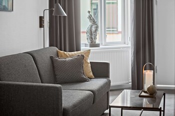 Family Room, 1 King Bed, Non Smoking (with Sofabed)
