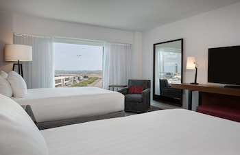 Room, 2 Double Beds (High Floor & Aviation View)