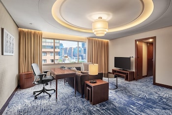 Diplomatic Suite 1 King Bed