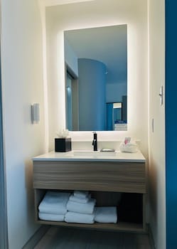 Standard Double Room, 2 Double Beds, Non Smoking