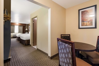 Suite, 2 Queen Beds, Non Smoking, Refrigerator & Microwave