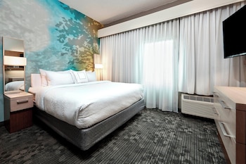 Suite, 1 Bedroom, Hearing Accessible (Roll-in Shower)