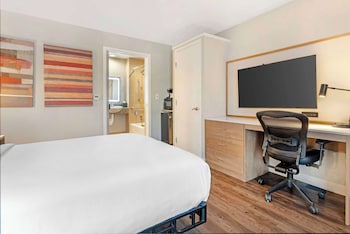 Standard Room, 1 Queen Bed, Accessible, Non Smoking
