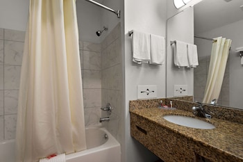 Suite, 2 Queen Beds, Non Smoking