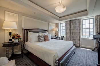 Premier Room, 1 King Bed