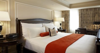 Deluxe Room, 1 King Bed