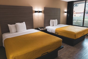 Standard Room, 2 Queen Beds, Smoking