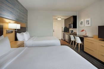 Studio, 2 Queen Beds