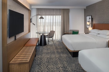 Room, 2 Queen Beds (Mobility Accessible, Tub)
