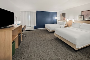 Room, 2 Queen Beds, Accessible (Mobility & Hearing, Roll-in Shower)