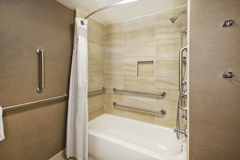 Standard Room, 2 Queen Beds, Accessible Bathtub (Communications)