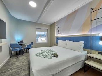Superior Room, 1 Queen Bed