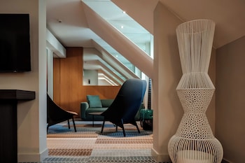 Derlon Suite
