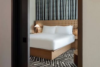Suite, 1 Bedroom, Balcony