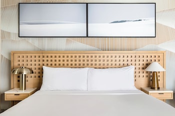 Room, 1 King Bed, Balcony