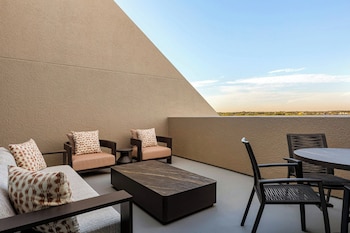 Room, 1 King Bed, Balcony