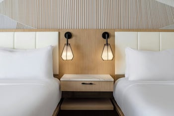 Room, 2 Queen Beds (Hearing Accessible)