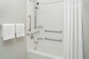 Room, 2 Queen Beds (Mobility/Hearing Accessible, Tub)