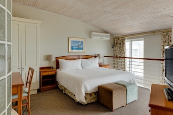 Loft Room with Partial Sea View
