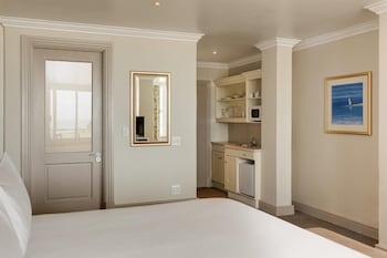 Loft Apartment with Sea View