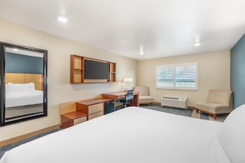Standard Room, 1 King Bed, Accessible, Non Smoking