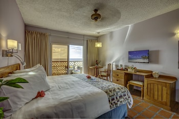 Standard Room, 1 King Bed, Garden View