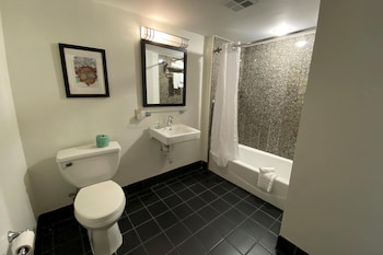 Suite, 1 King Bed, Non Smoking