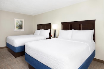 Standard room with two double beds
