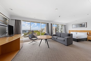 Junior Suite, 1 King Bed with Sofa bed, Harbor View