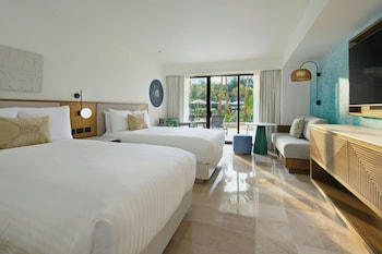 Room, 2 Double Beds, Pool View