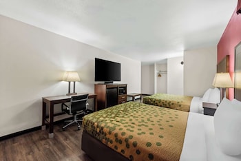 Deluxe Room, 2 Queen Beds, Non Smoking