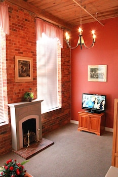 Deluxe Studio, 1 King Bed, Non Smoking