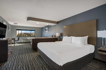 Suite, 1 King Bed with Sofa bed, Non Smoking