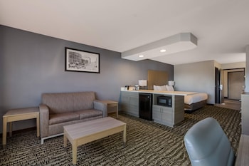 Suite, 1 King Bed with Sofa bed, Non Smoking