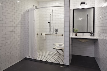 Deluxe Room, 1 King Bed, Accessible (Newly Remodeled)