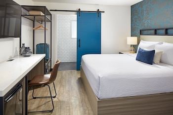 Deluxe Room, 1 King Bed (Newly Remodeled)