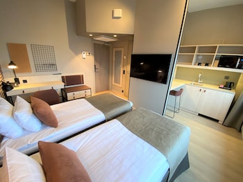 Standard Twin Room with kitchenette