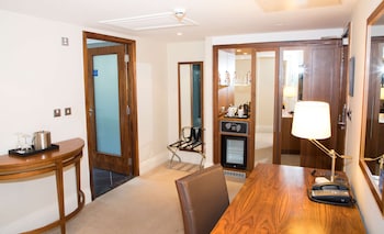 Suite, 1 King Bed, Non Smoking, Bathtub (Walk-in Shower;with Sofabed)