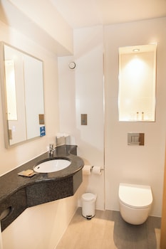 Executive Room, 1 Double Bed, Non Smoking (Walk-in Shower)