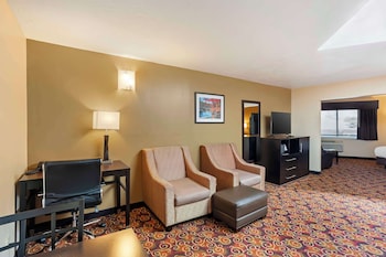 Suite, 1 King Bed, Non Smoking, Kitchenette (Living Room;with Sofabed)