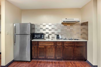 Suite, 1 King Bed, Non Smoking, Kitchenette (Living Room;with Sofabed)