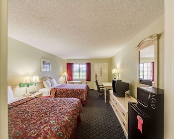 Standard Room, 2 Queen Beds, Smoking