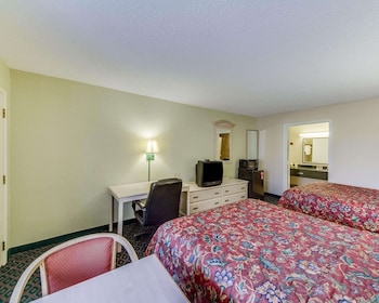 Standard Room, 2 Queen Beds, Smoking