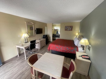 Standard Room, 1 King Bed, Smoking