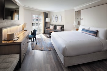 Room, 1 King Bed, Ocean View (Balcony)