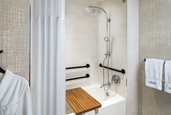 Room, 1 King Bed, Resort View (Mobility Accessible, Tub)